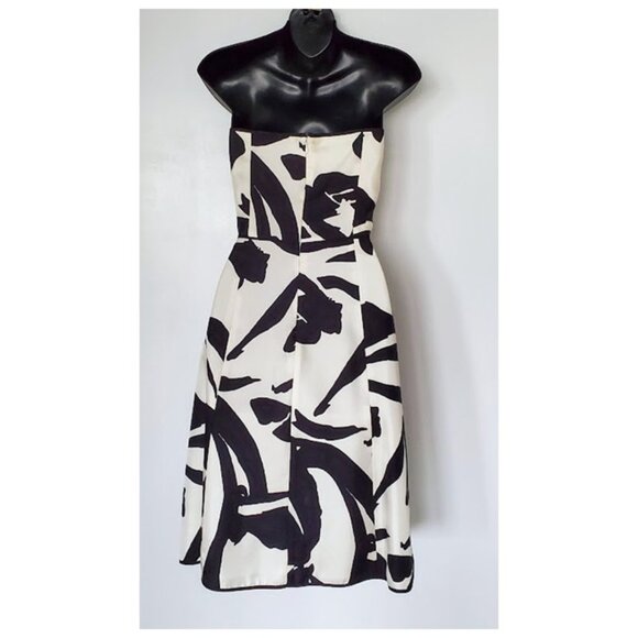 Ann Taylor Silk Strapless Fit & Flare Knee-Length Abstract Print Dress Size 6 - Picture 3 of 11